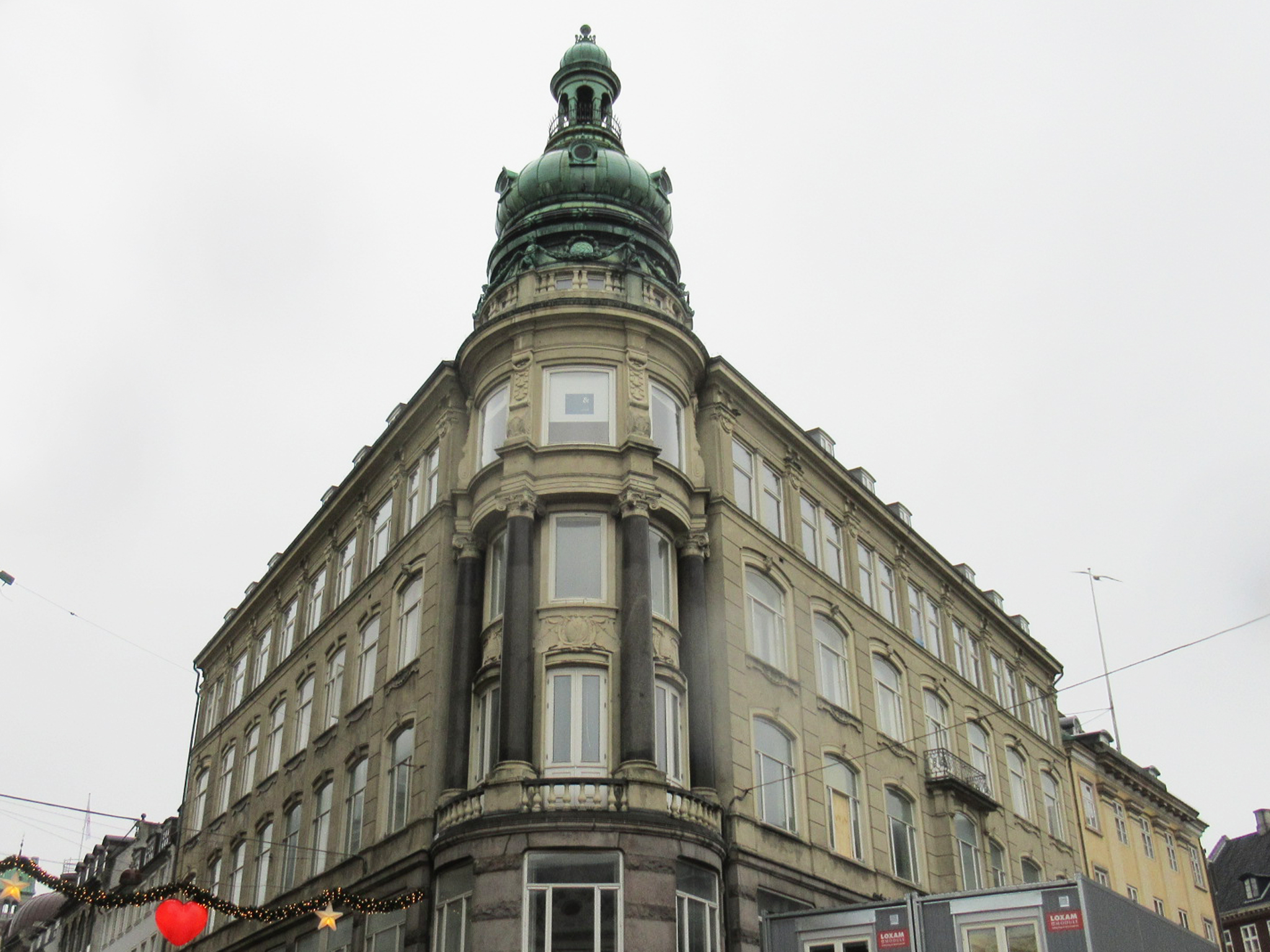 Hjoernebygning Paa Stroeget I Koebenhavn