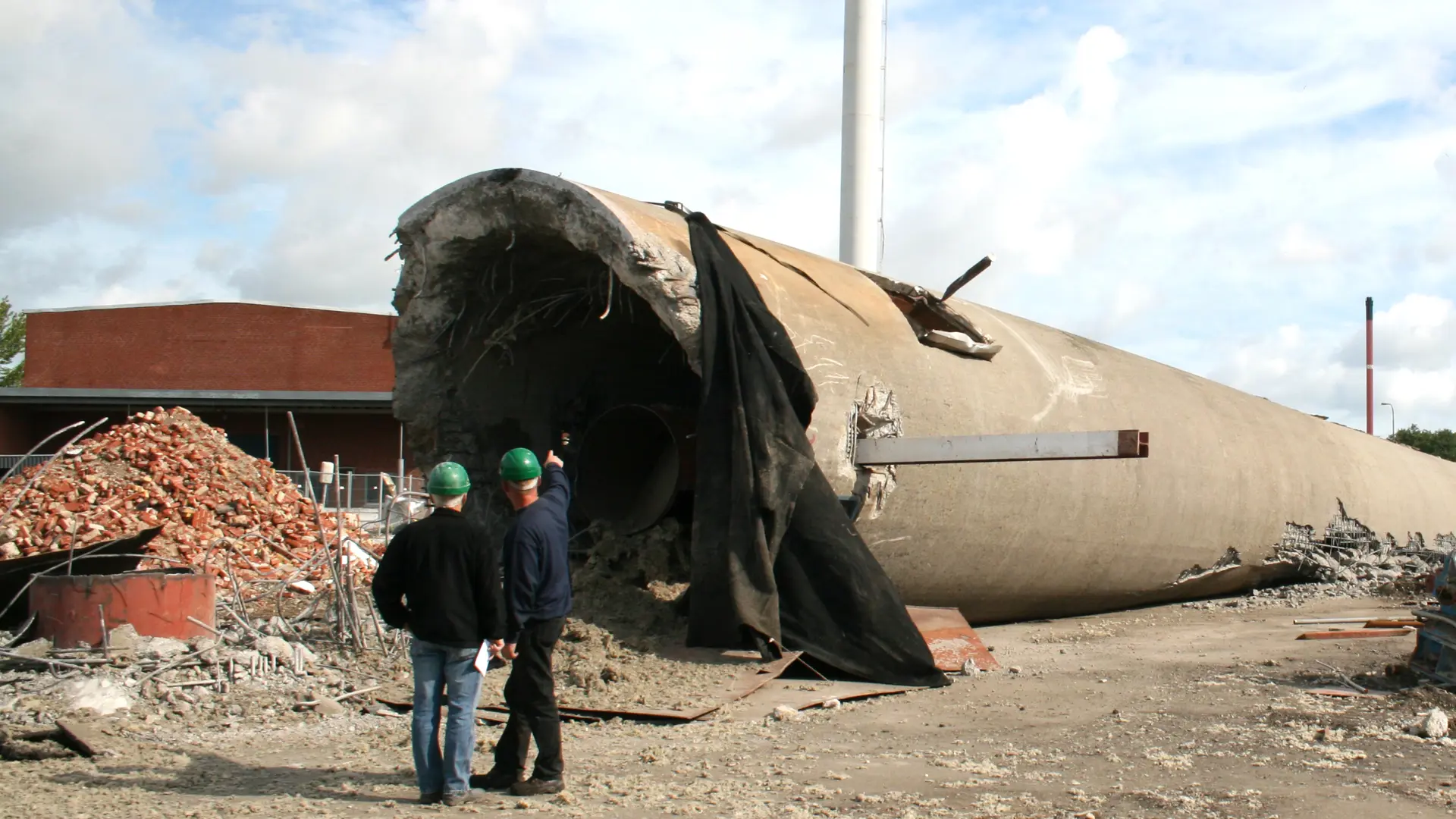 Skorsten Er Blevet Nedbrudt Og Skal Fjernes