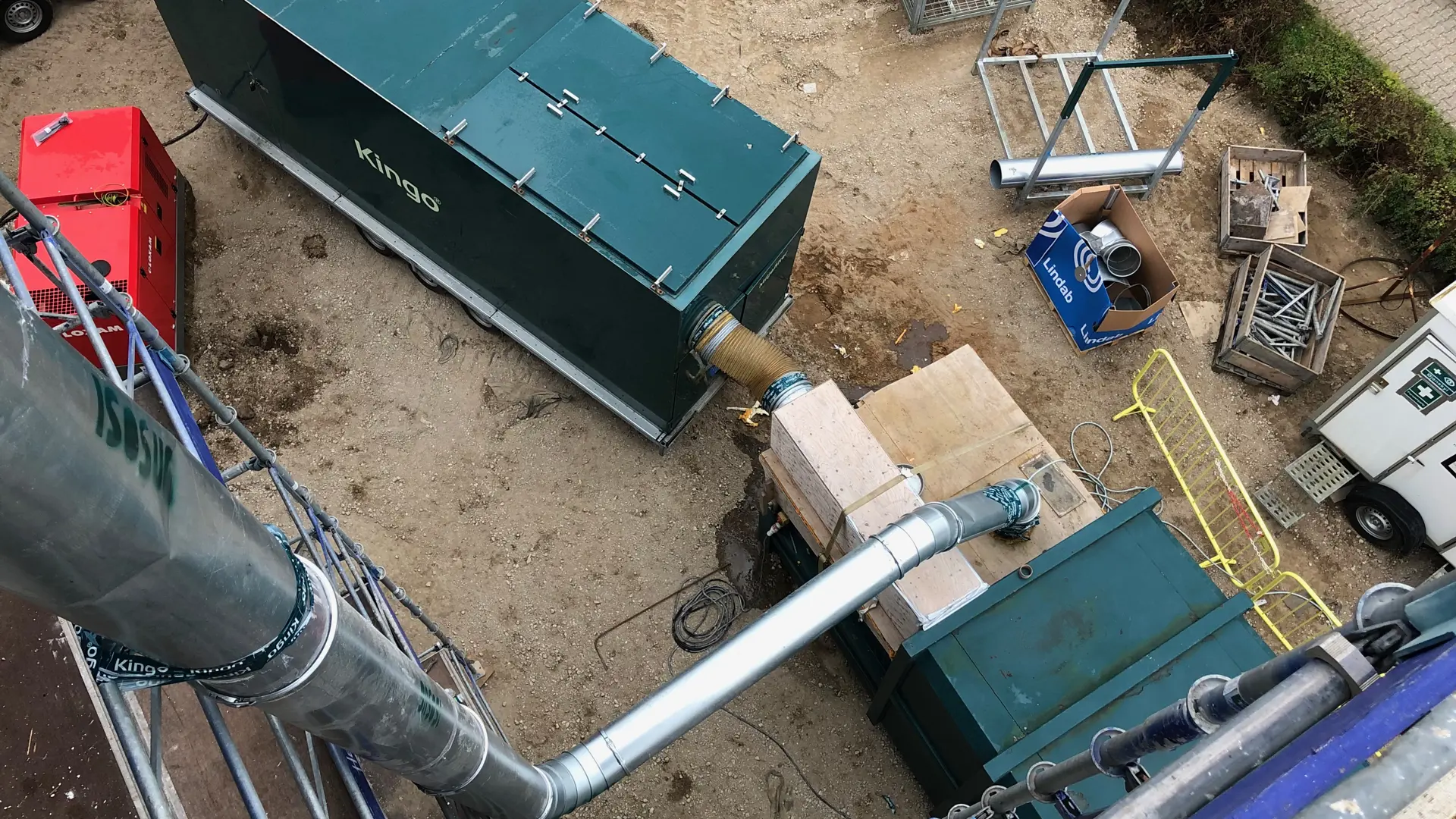 Stoev Og Stoejsvag Udsugning Af Neddelte Byggematerialer Kredit Kingo Karlsen As