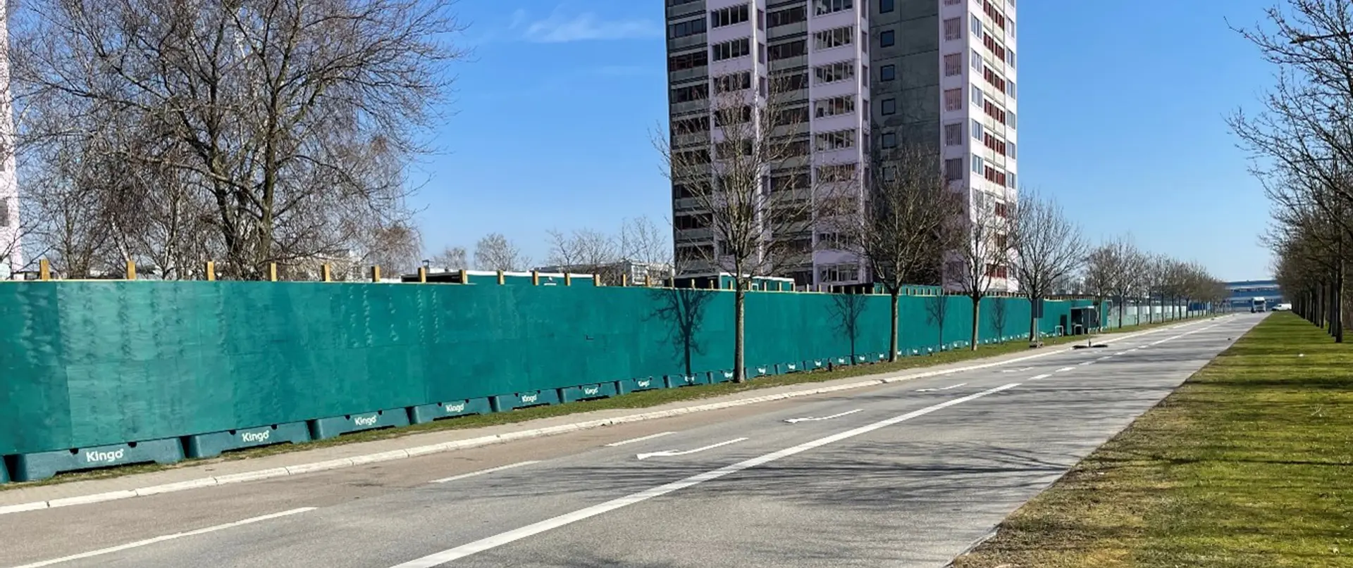 Højhuse_Byggehegn langs hele byggepladsen
